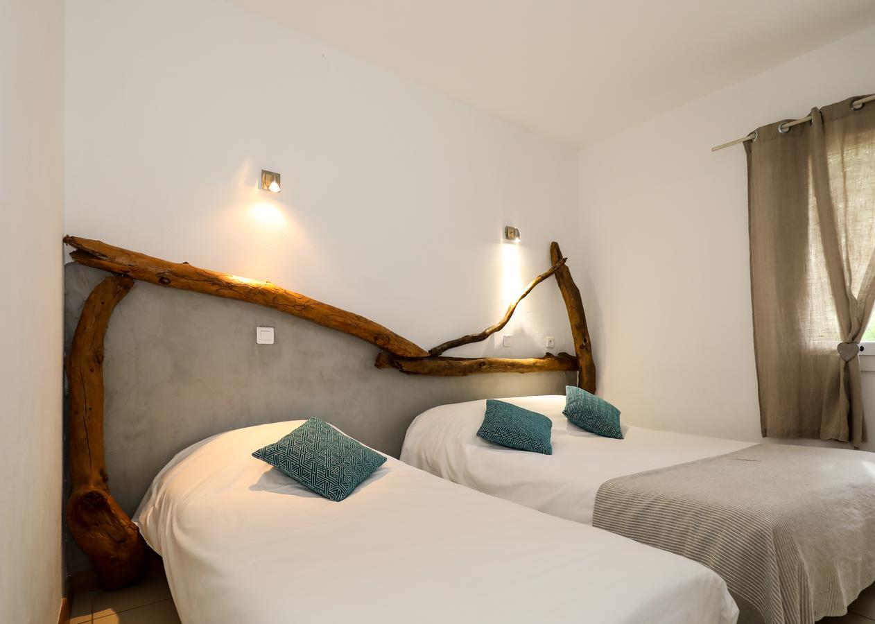Macchie E Fiori Hotell Pianottoli-Caldarello  Exteriör bild